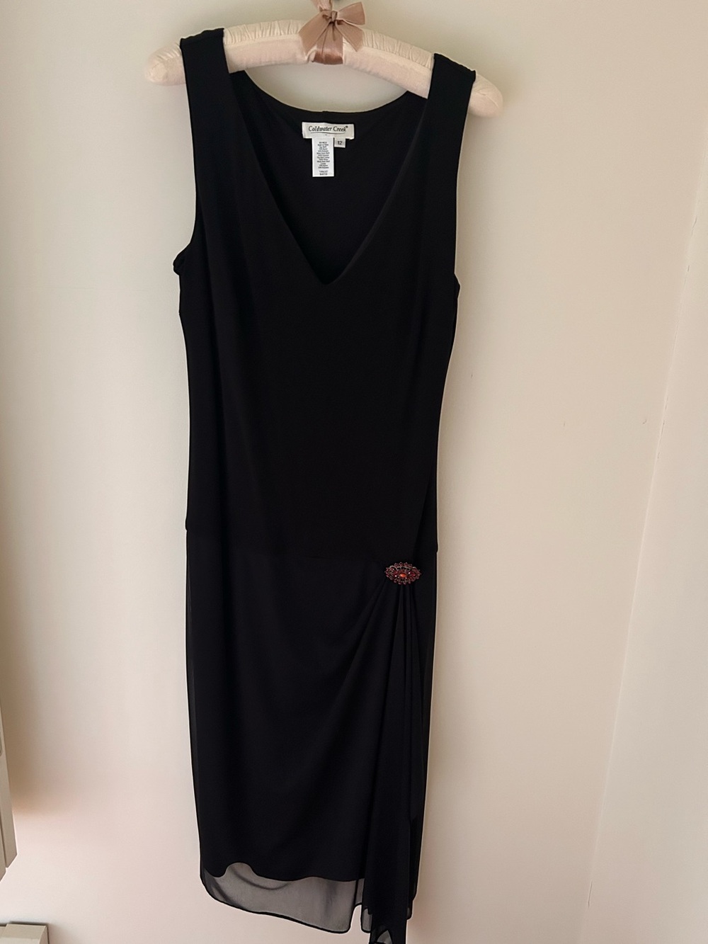 Coldwater Creek Black Sleeveless Midi Dress with Embellished Brooch
Size: 12